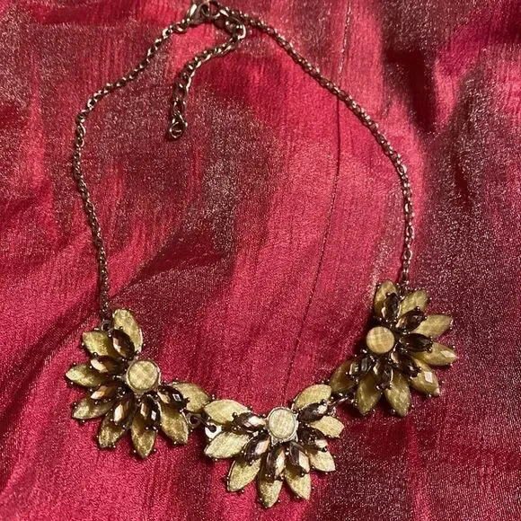 3 Floral Cluster 15” Neckalce - Picture 1 of 4